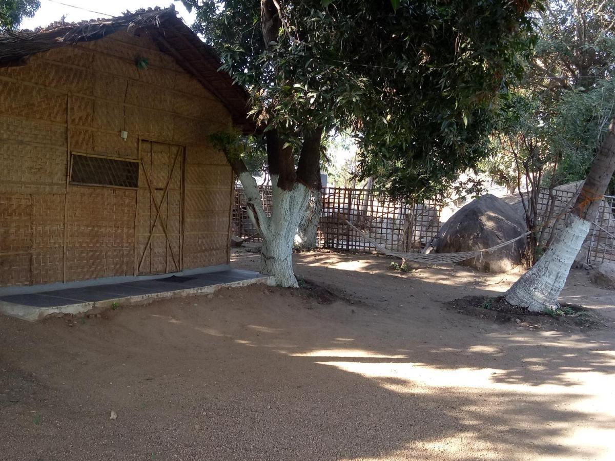 Sunrise Guest House & Restaurant Hampi Dış mekan fotoğraf